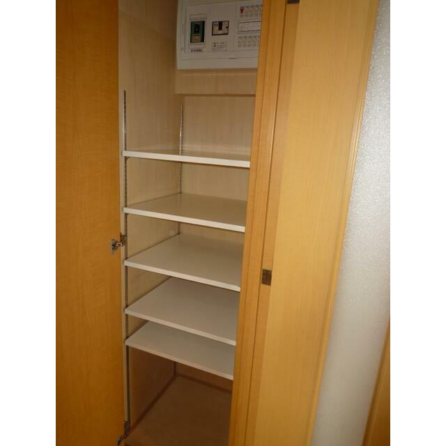 プレジール　横濱 収納