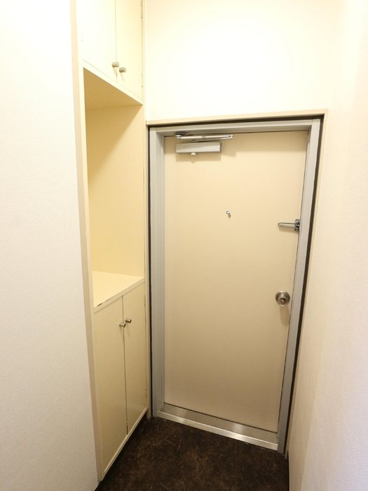 AWAビル 玄関