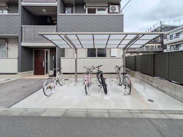 プラティア 駐車場