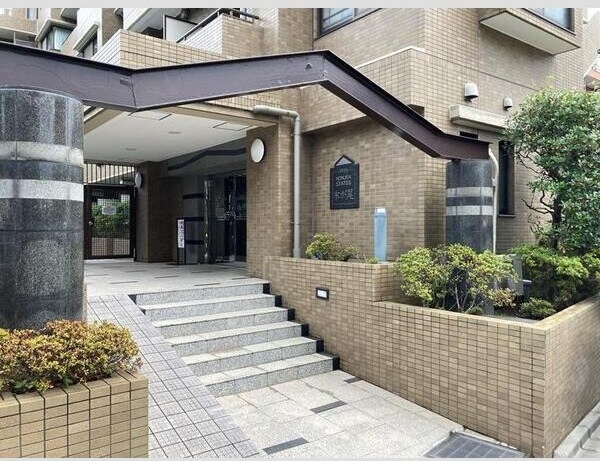 野村ステイツ市が尾 エントランス