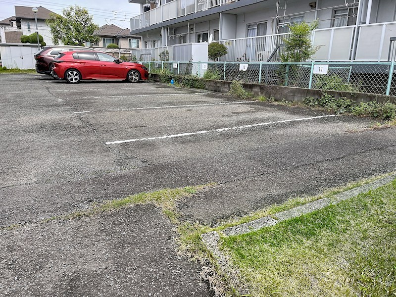 つくし野ローズプラザA地区B棟 駐車場