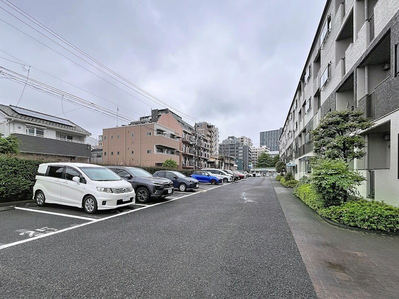 Ｌ－ｃｏｍｍｕ＋ＰＬＵＳ相模大野 駐車場