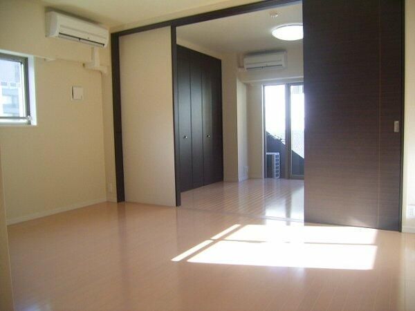 フェニックス新横濱参番館 リビング