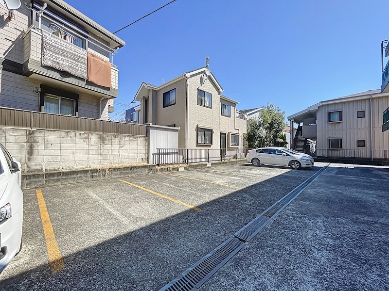 小川スカイハイツ 駐車場