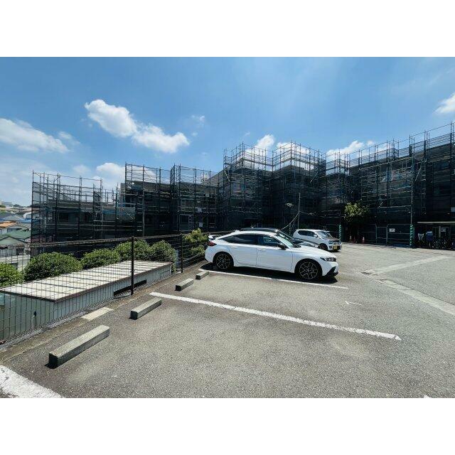 ヴィラコート青葉台 駐車場