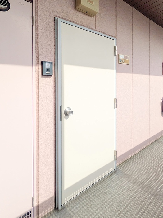 AWAビル 玄関