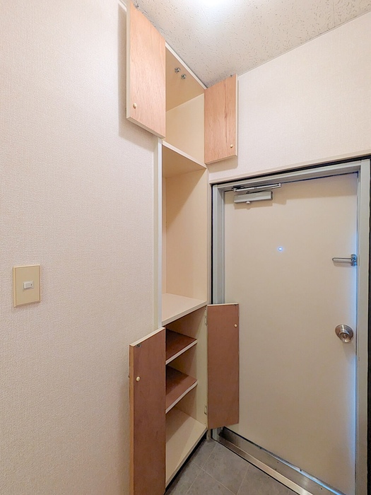 AWAビル 玄関