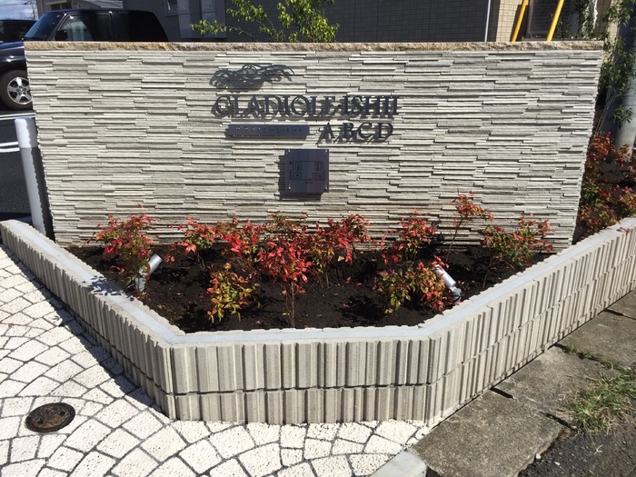 GLADIOLE・ISHII　A棟 エントランス