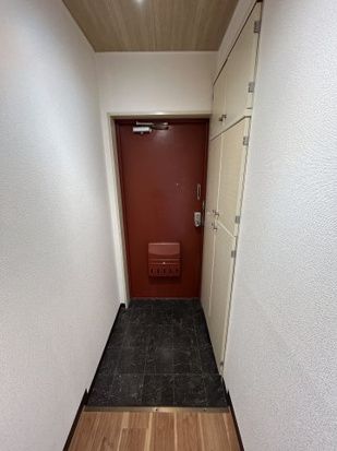 ランドフォレストつきみ野 玄関