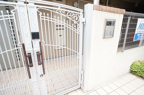 メゾンいずみB エントランス