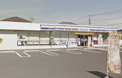 ラーゼンパラスト コンビニ