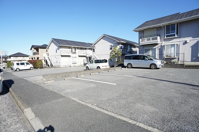 レイパティオＣ 駐車場