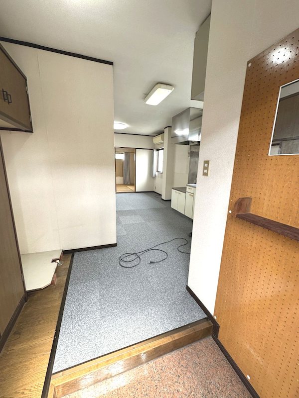 イワイビル 玄関