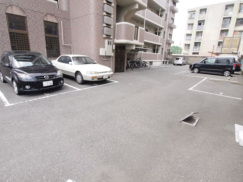 KN21白銀 駐車場