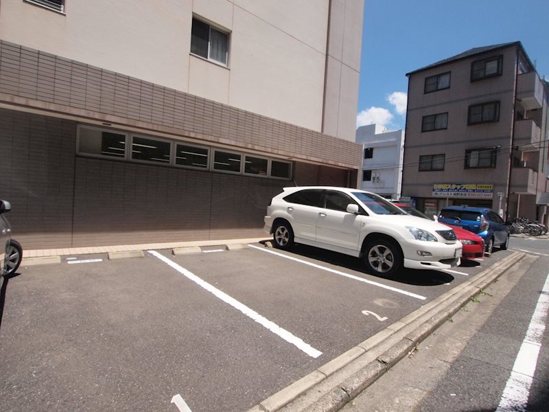 ラクーレV片野 駐車場