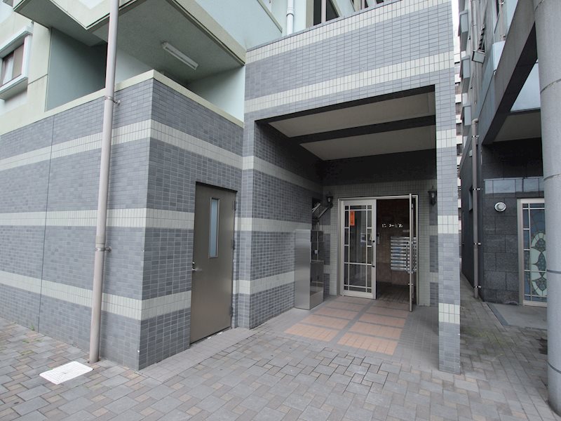 堺町センタービル エントランス