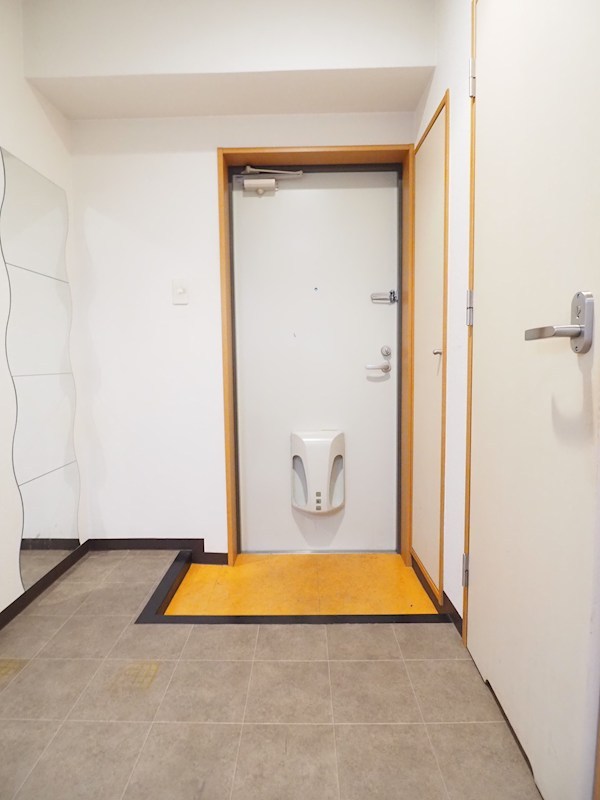 堺町センタービル 玄関