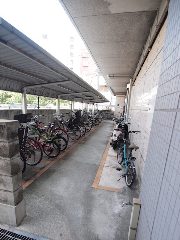 ニューサンリバー12番館 駐車場