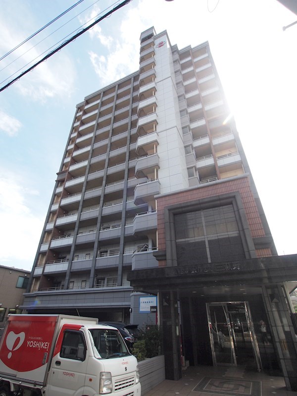 ニューリバー三萩野 外観