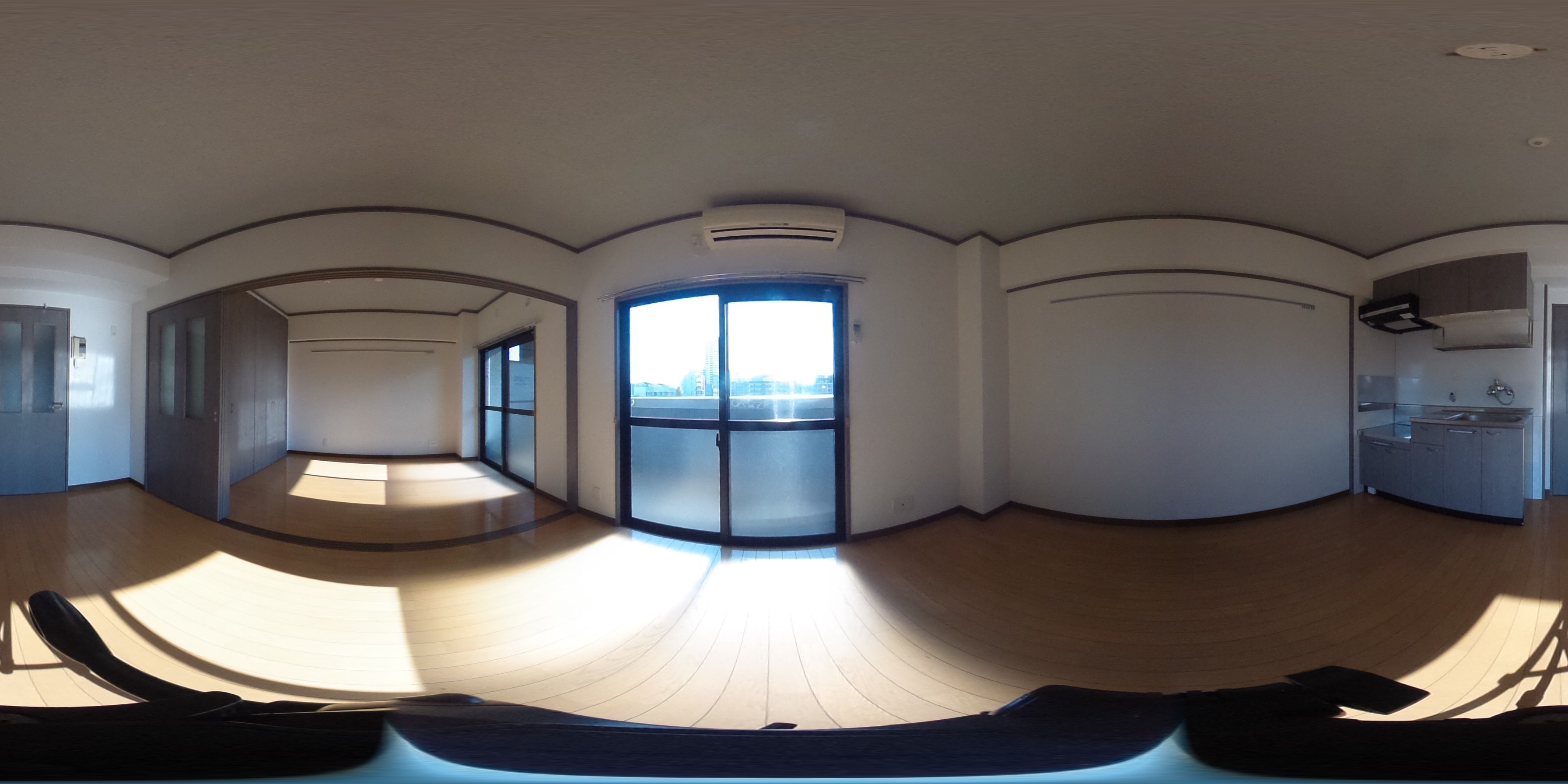 ロイヤルセンターBLD リビング