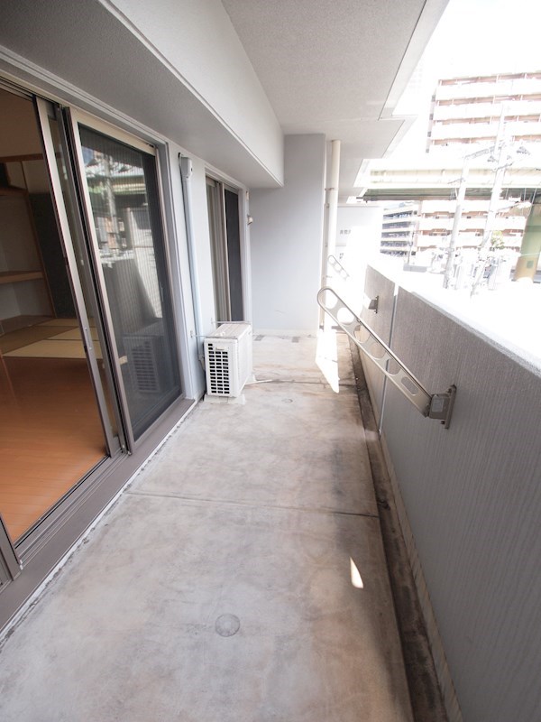 シャトレ大手町N棟 ベランダ