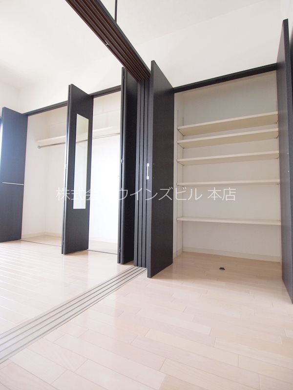 No.65　クロッシングタワー 収納