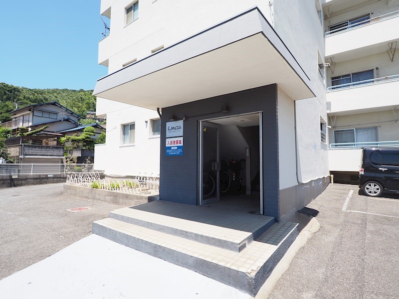 エルモス若松 エントランス