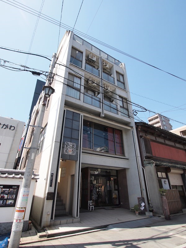 プラスビル 外観