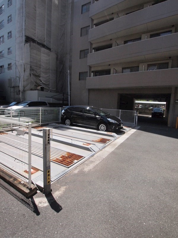 オールセインツ 駐車場