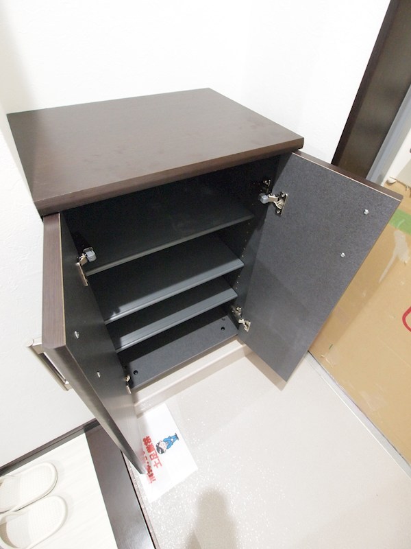 U-Basic reef 三萩野 ＝ ユーベーシックリーフ 玄関