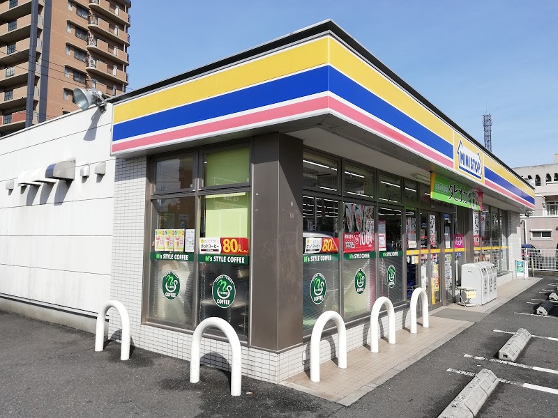 RETRO PORT30　レトロポート コンビニ