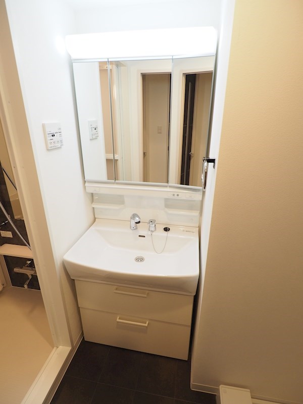 LEGEND紺屋町（レジェンドコンヤマチ） 洗面所