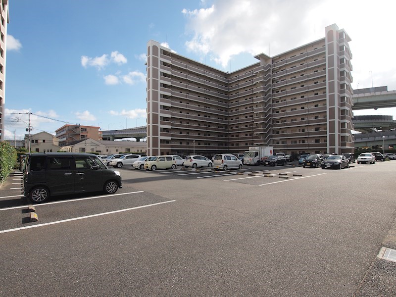 ニューシティアパートメンツ南小倉Ⅰ 駐車場