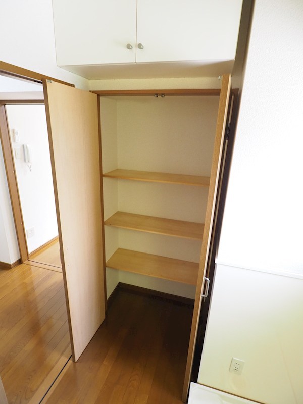 片野タカヤコーポレーションビル 玄関