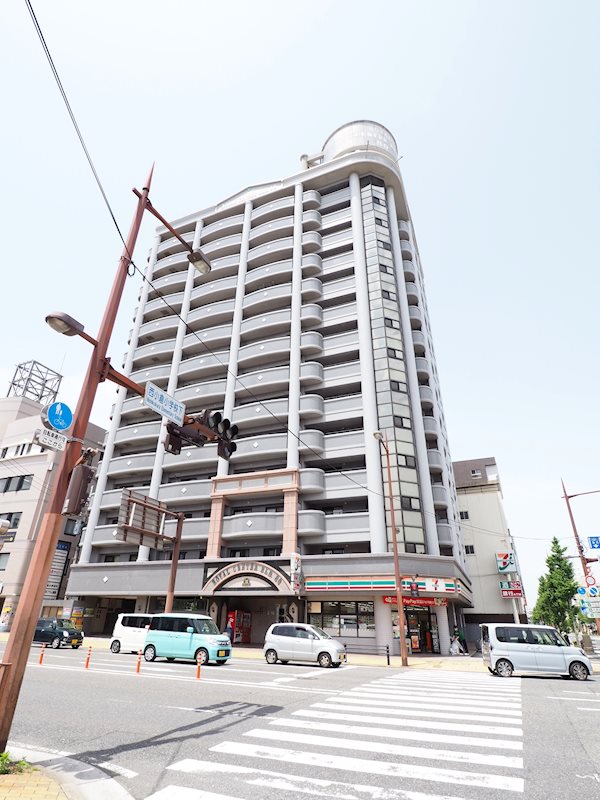 ロイヤルセンターBLD 外観
