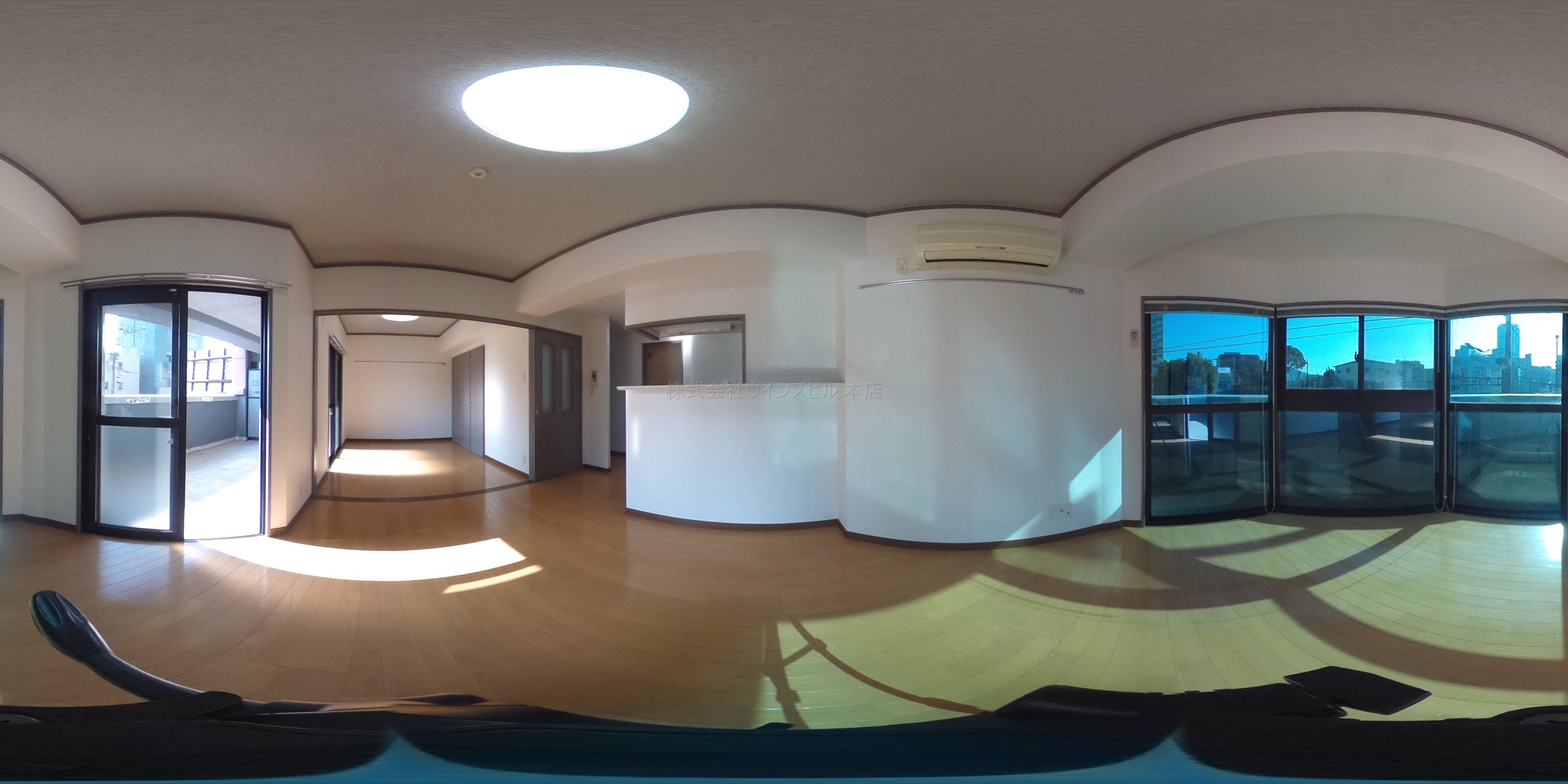 ロイヤルセンターBLD リビング