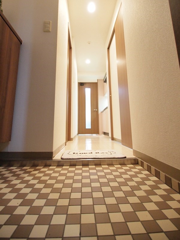 リード室町 玄関
