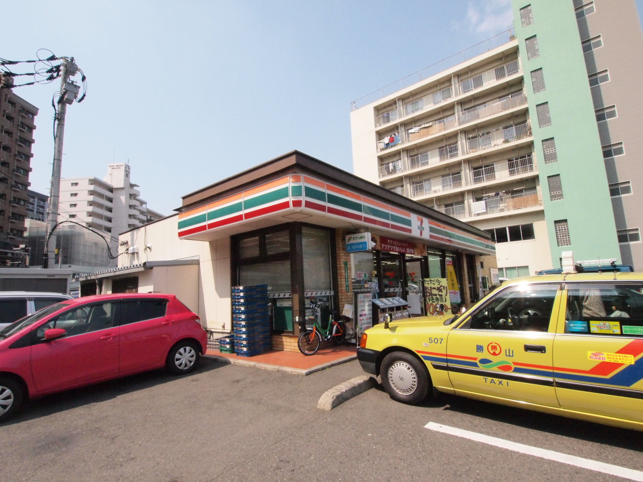 アクシオ三萩野Ⅱ コンビニ