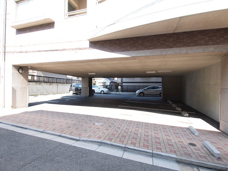 サンシャインⅡ 駐車場