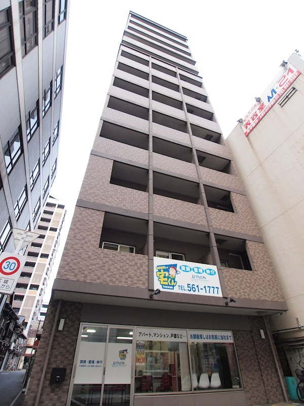 リード室町 外観