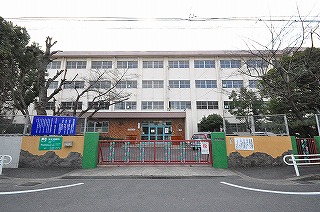 万玉ビル 小学校