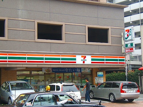 プレミア片野 コンビニ