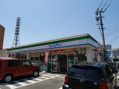 RJRプレシア西小倉駅前 コンビニ