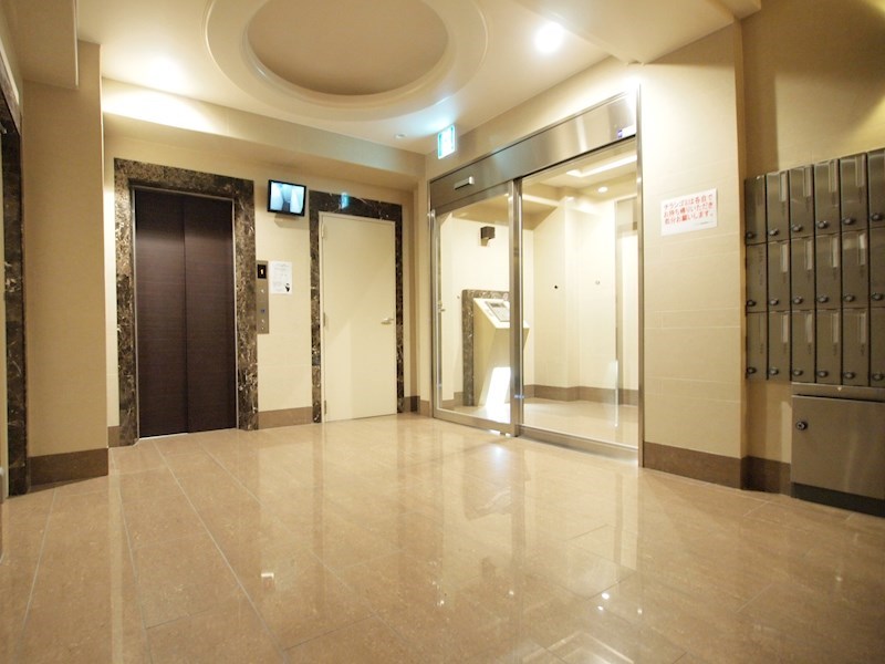 門司ポロニア弐番館 エントランス
