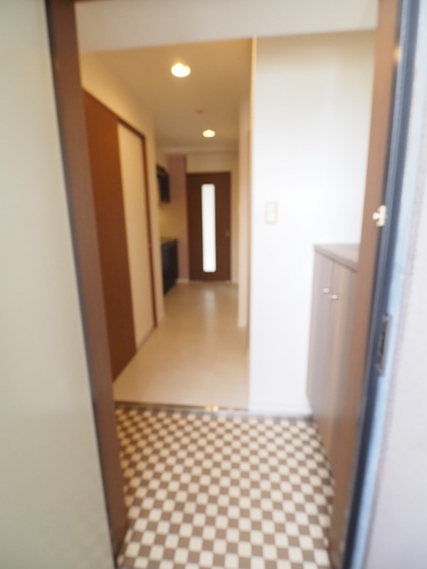 リード室町 玄関