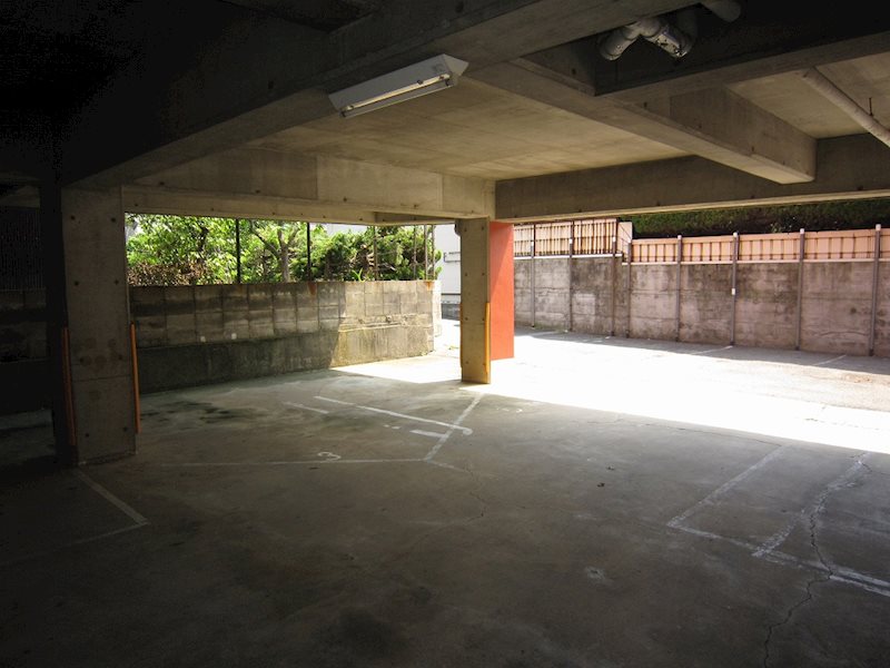 コーポ馬場 駐車場