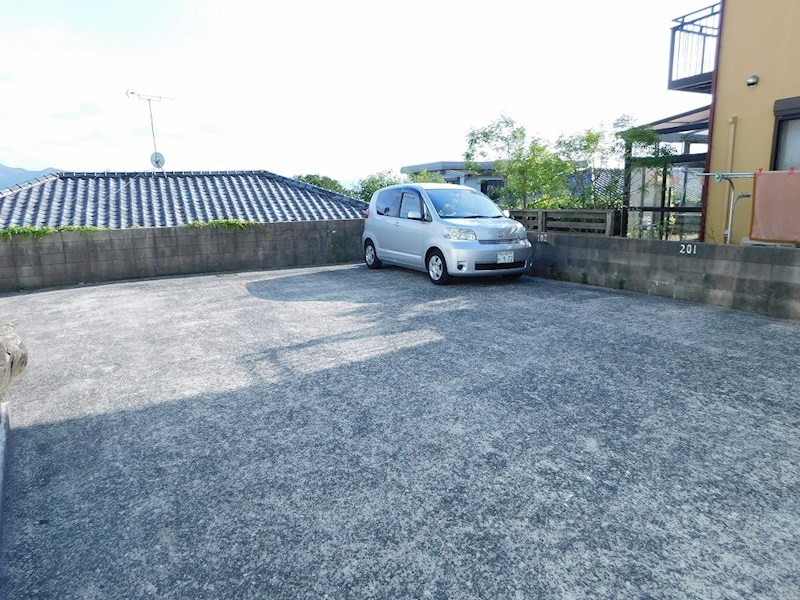 コーポ希玲 駐車場