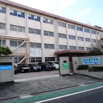コーポたかみ 小学校
