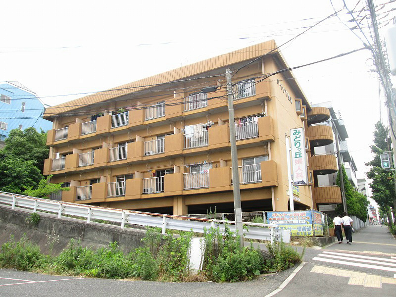 ハイツ下到津 外観