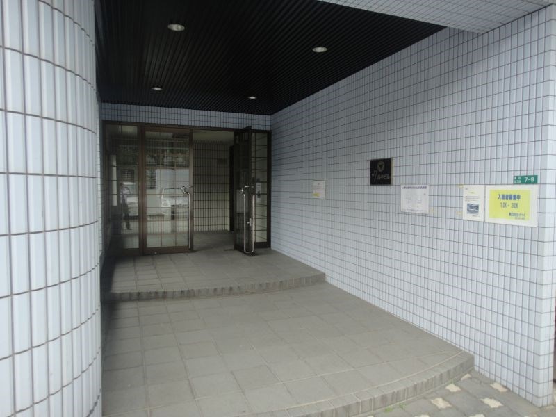 第七泰平ビル エントランス